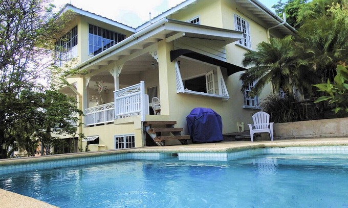 Diamond House | MOONDROPS is a scenic & spacious setting for reconnecting!