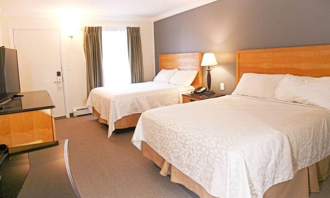 Brunswick Hotel | Moonlight Inn