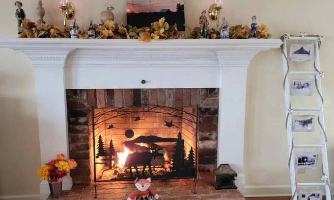 Burks Fork Bed & Breakfast | Moonlight Manor Bed and Breakfast
