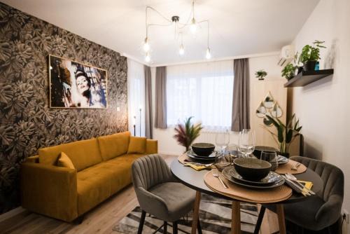 Corvin negyed Apartment | Moonlight Premium Central Apartment