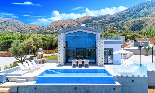 Mathes Villa | Moonlights Villas Heated Pool