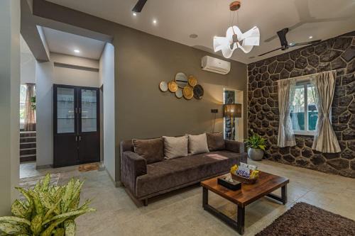 Varchi Ali Villa | Moonlit retreat
