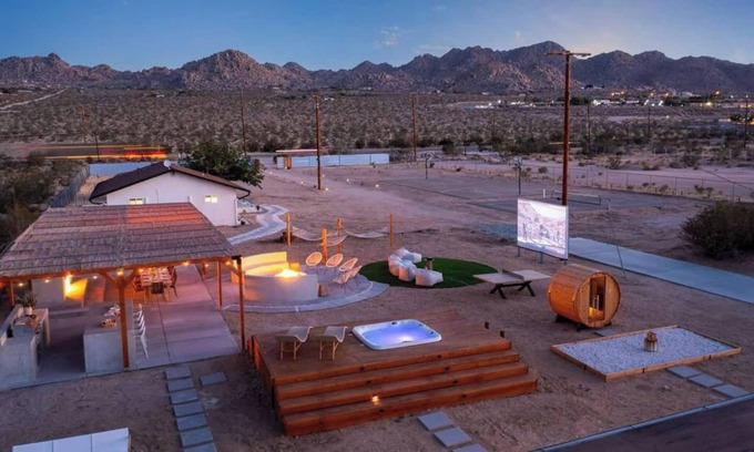 Joshua Tree House | Moonstone Bungalow: Amenity-Packed Group Retreats