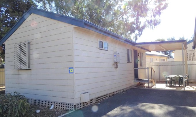 Moonta Bay House | Moonta Bay Cabins - Cabin 12