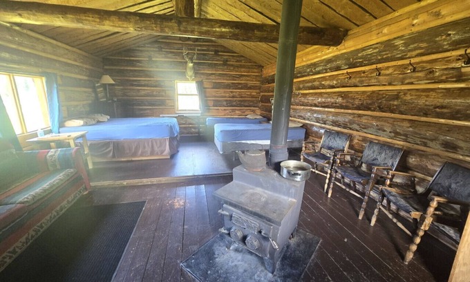 Buckinghorse River Cabin | Moose Cabin at Sikanni Ranch
