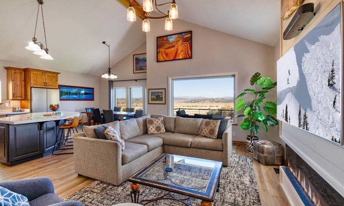 Bear Hollow Village House | Moose Mgmt at Bear Hollow 5500: King Bed-Pvt HotTub-Balcony w/View & Grill-Wifi