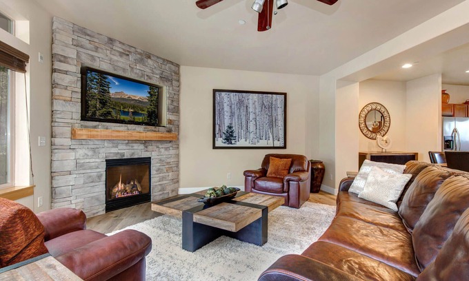 Bear Hollow Village House | Moose Mgmt at Bear Hollow 5610: Pvt. Hot Tub-Balcony with Grill-Free Shuttle