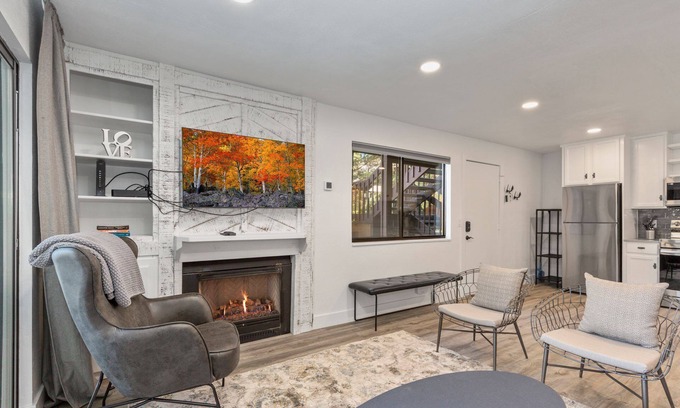 Park City Condo | Moose Mgmt at Red Pine Y2: Patio-King bed-Pool-Hot Tub-Mountain Resort