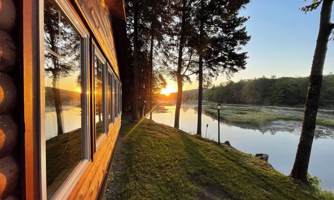 Thendara Cabin | Moose River Landing Cabin on the Majestic Moose River! Waterfront - Old Forge NY