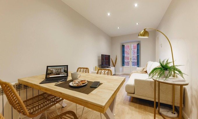 el Mercadal Apartment | Mora 4-1 - Holiday Apartment Rental in Girona | Bravissimo