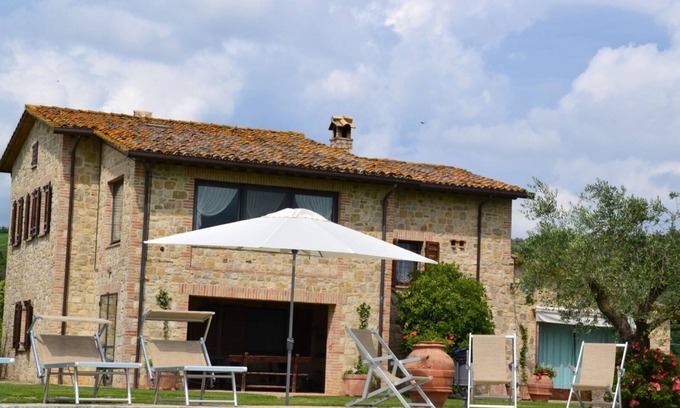 Piedicolle Villa | Mora, Peacefull Luxury villa in Umbria with Private pool, gardens and views