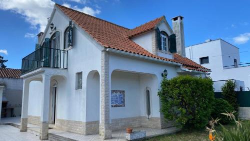 Charneca de Caparica e Sobreda House | Moradia Aroeira (Fonte da Telha Beach)