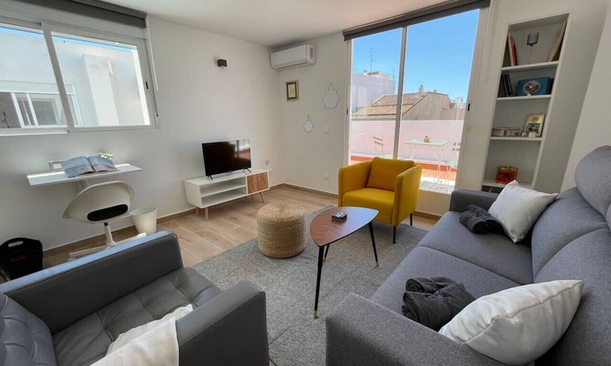 Godella Apartment | More then a bright studio