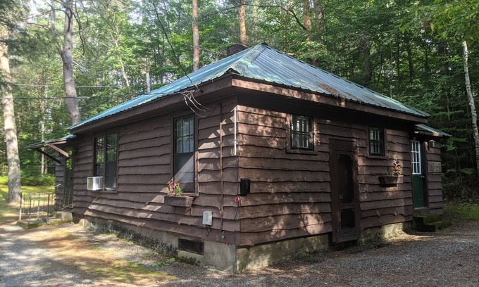 Ray Brook Cabin | Moreno's Cottages Cabin #10 -2 Bed/2 Bath Adirondack 4 season Cabin in the pines