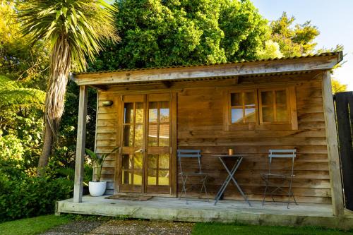 Hamilton House | Morepork Gully cabin