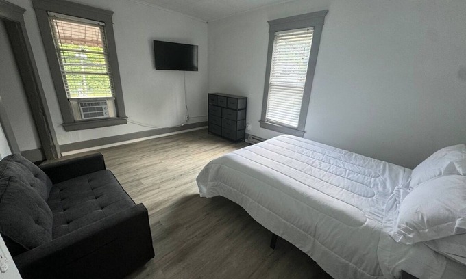 Morgantown Apartment | Morgantown hideaway Unit 2
