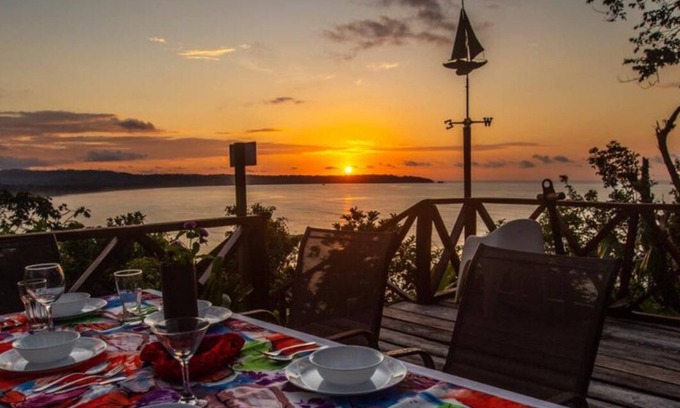 Nuqui Hotel | Morro Terco Hotel