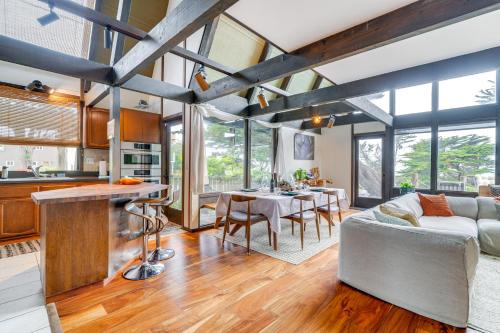 Moss Beach House | Moss Beach Oceanfront Retreat about 20 Mi to San Fran!