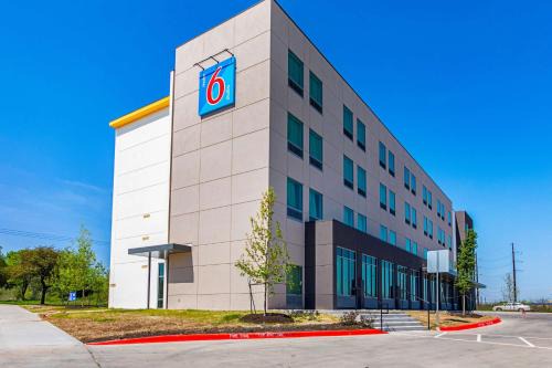 Montopolis Hotel | Motel 6 Austin Airport