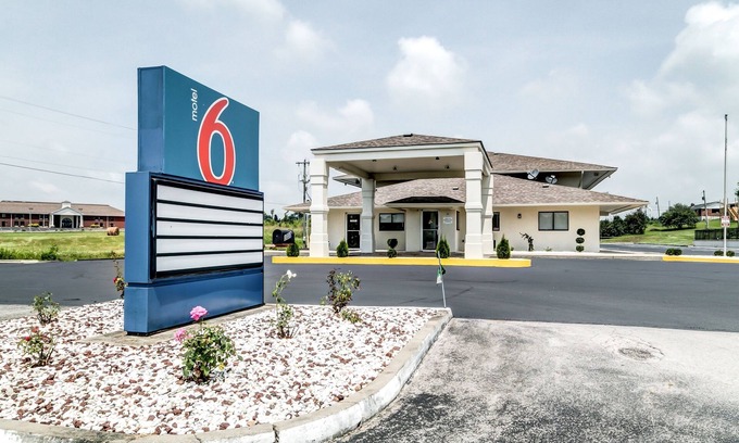 Berea Hotel | Motel 6 Berea, KY