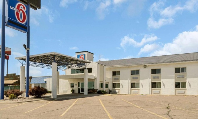 Big Springs Hotel | Motel 6-Big Springs, NE
