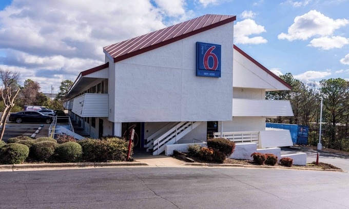 Homewood Hotel | Motel 6 Birmingham, AL