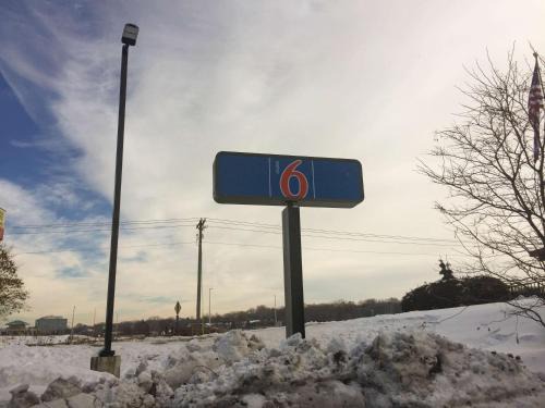 Burnsville Hotel | Motel 6-Burnsville, MN