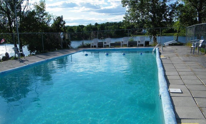 Campbellford Hotel | Motel 6 Campbellford, ON