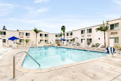 Harbor Hotel | Motel 6-Carson, CA