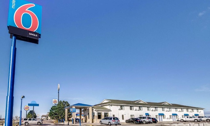 Colby Hotel | Motel 6-Colby, KS