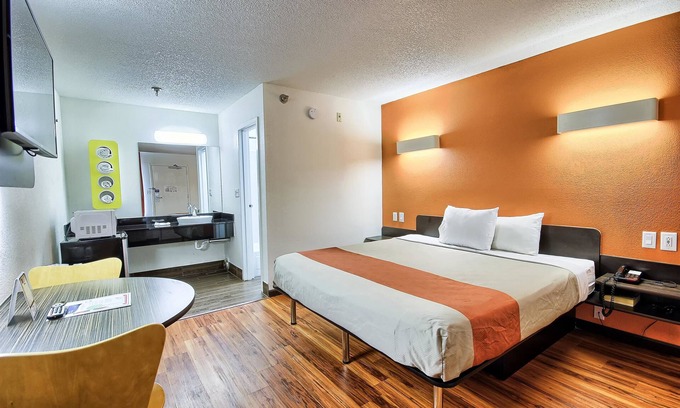 Columbus Hotel | Motel 6 Columbus, OH - West
