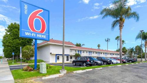 Halecrest Hotel | Motel 6-Costa Mesa, CA