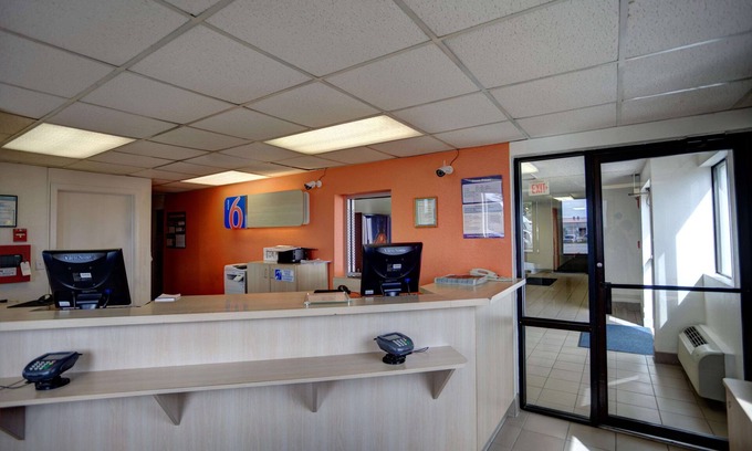 Council Bluffs Hotel | Motel 6 Council Bluffs, IA - Omaha East