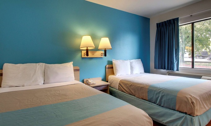 Berwick Hotel | Motel 6 Des Moines, IA - North