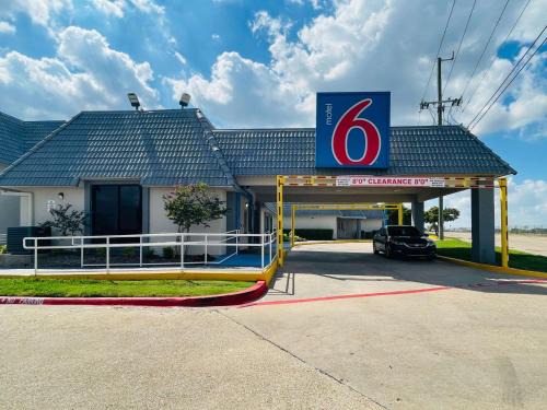 Duncanville Hotel | Motel 6-Duncanville, TX - Dallas