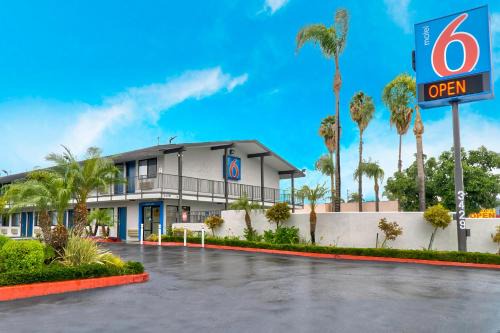 El Monte Hotel | Motel 6-El Monte, CA - Los Angeles
