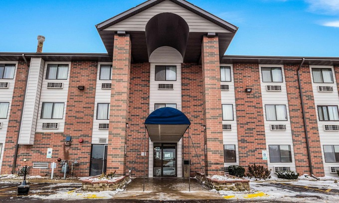Elk Grove Village Hotel | Motel 6 Elk Grove Village, IL