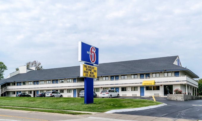 Florence Hotel | Motel 6 Florence, KY - Cincinnati Airport