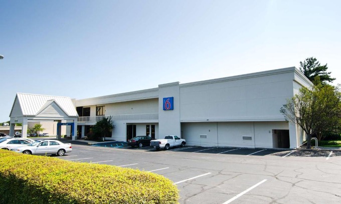 Frederick Hotel | Motel 6-Frederick, MD - Fort Detrick