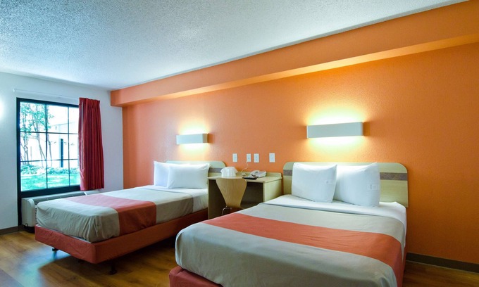 Frederick Hotel | Motel 6 Frederick, MD - Fort Detrick