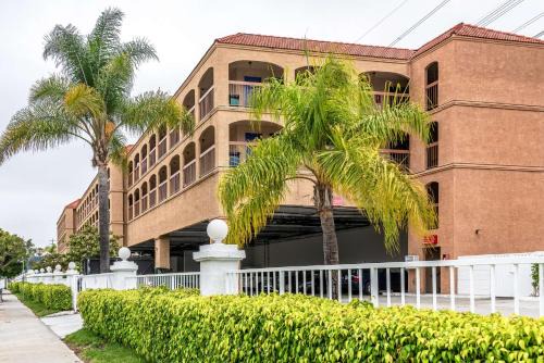 Harbor Hotel | Motel 6-Gardena, CA - South