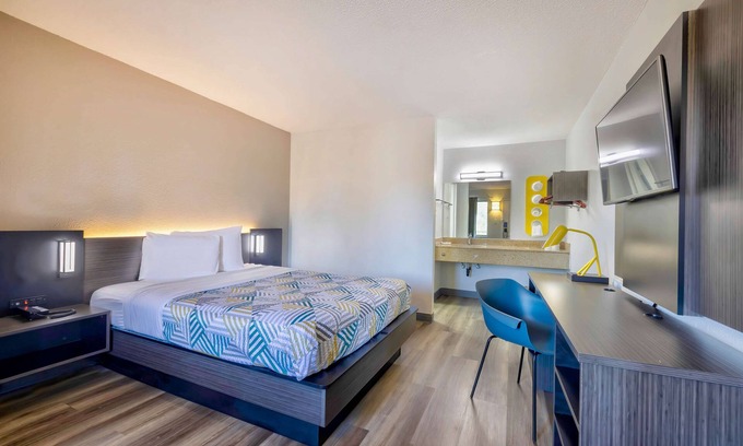 Hammond Hotel | Motel 6 Hammond, IN - Chicago Area