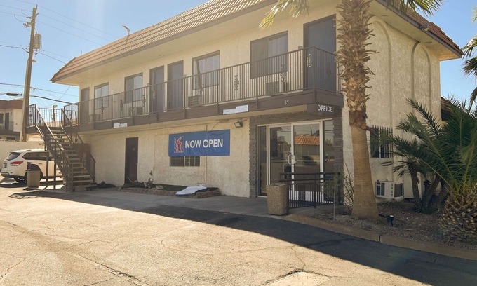 Townsite Hotel | Motel 6 Henderson, NV