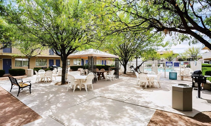 Holbrook Hotel | Motel 6 Holbrook, AZ