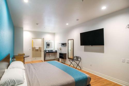 Greater Greenspoint Hotel | Motel 6-Houston, TX - North