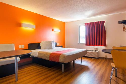 Church Street Hotel | Motel 6-Jonesboro, GA