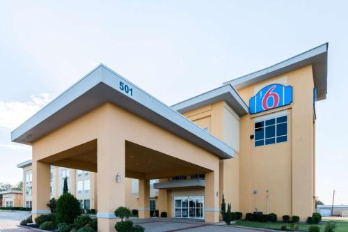 Joshua Hotel | Motel 6-Joshua, TX