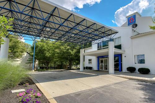 King of Prussia Hotel | Motel 6 King Of Prussia PA