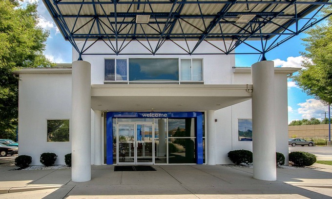King of Prussia Hotel | Motel 6 King Of Prussia, PA - Philadelphia