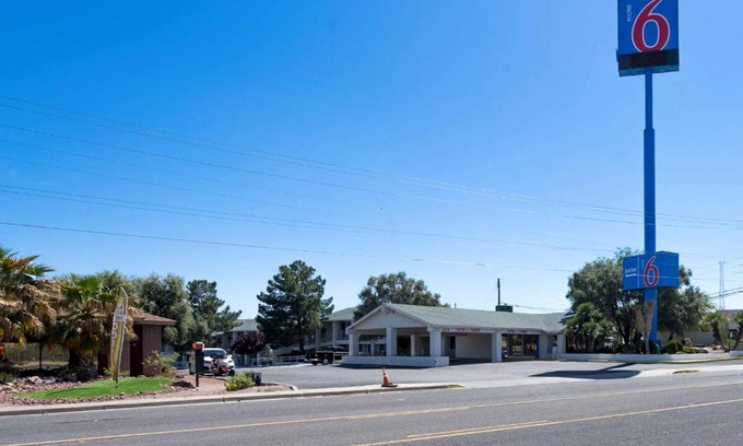 Kingman Hotel | Motel 6-Kingman, AZ - Route 66 West